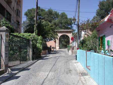 Back street to Castell de Bellver